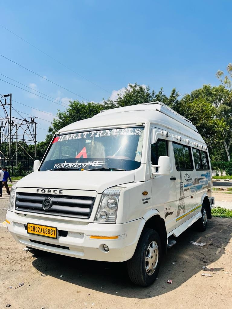 22 Seater Tempo Traveller Hire in Chandigarh